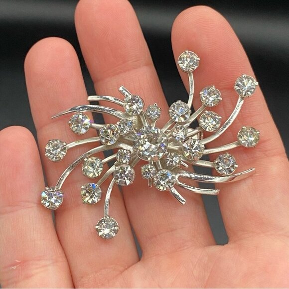 Emmons 'Fiery Ice' Sparkly Starburst Spray Brooch with Clear Rhinestones 2.5in - Picture 7 of 9